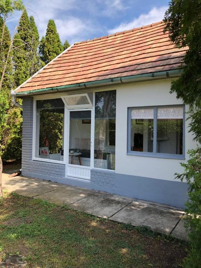 Balatonszabadi Fürdőtelep Retro Haz 게스트하우스 외부 사진